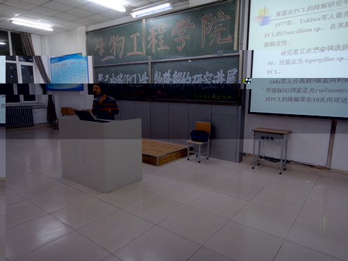 陳教授解答學生的提問