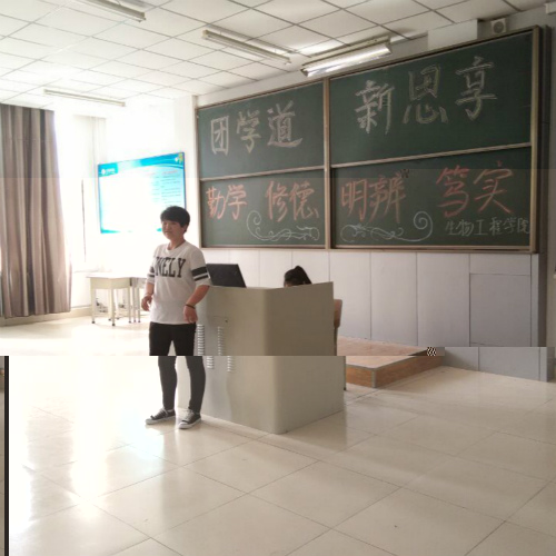 同學為大家講述名人故事
